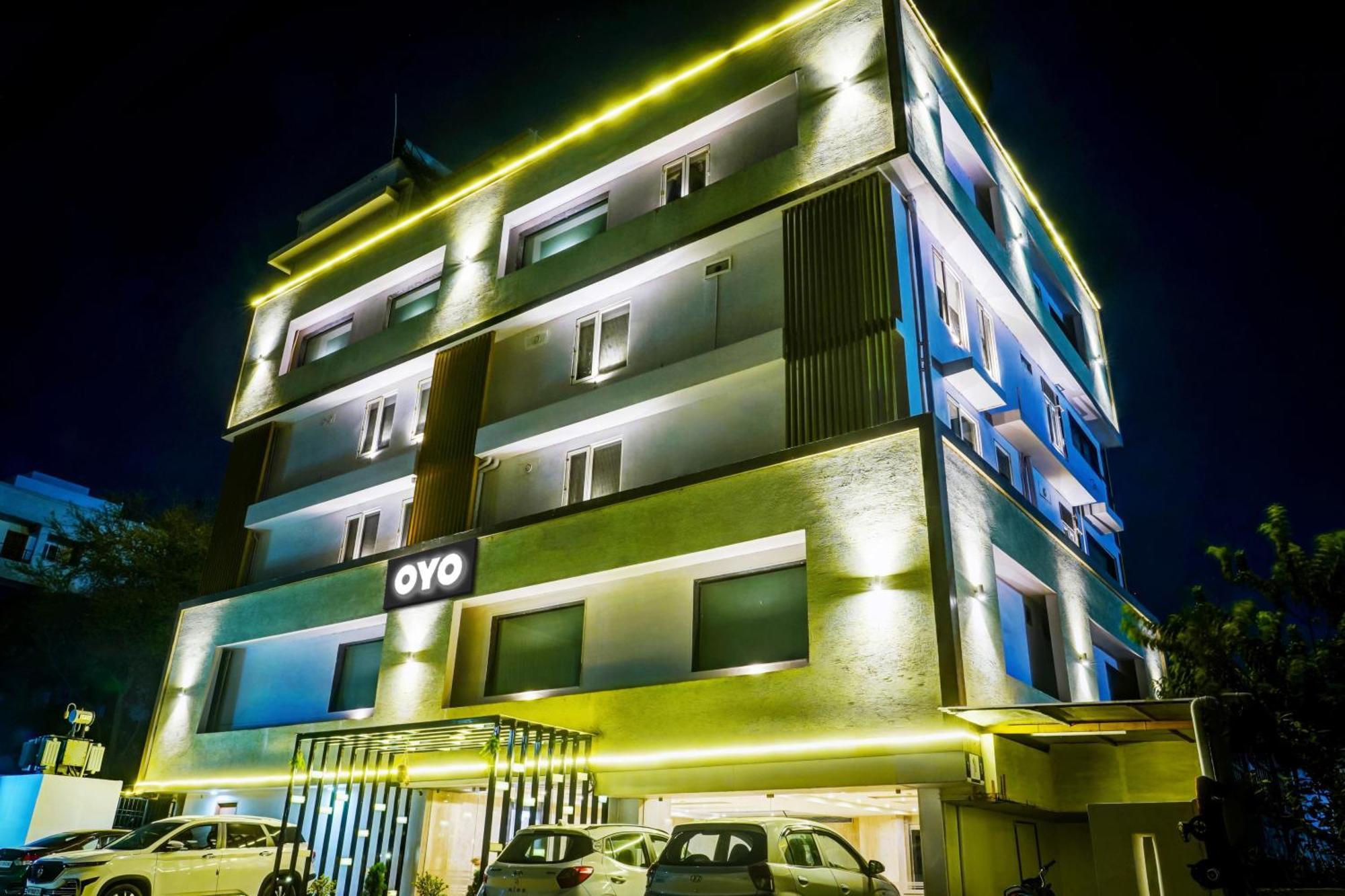 Super Townhouse Dev'S Inn By Cj Gunadala Exteriér fotografie